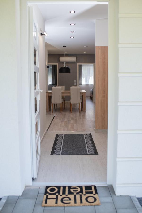 Twins Apartman Heviz Luaran gambar