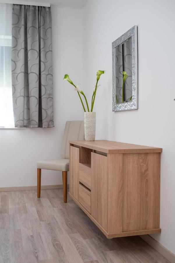 Twins Apartman Heviz Luaran gambar
