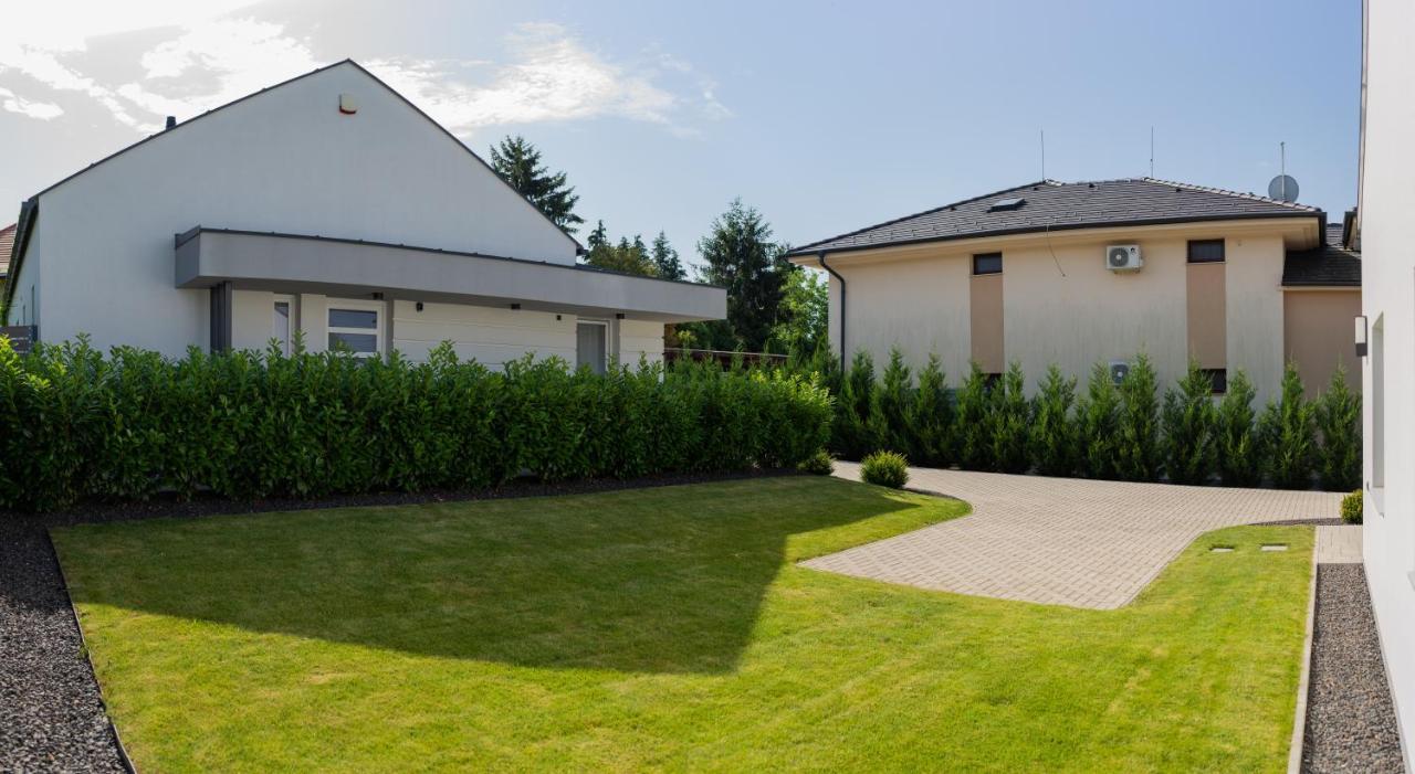 Twins Apartman Heviz Luaran gambar