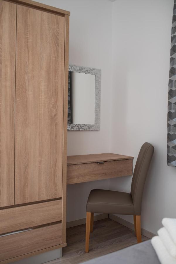 Twins Apartman Heviz Luaran gambar