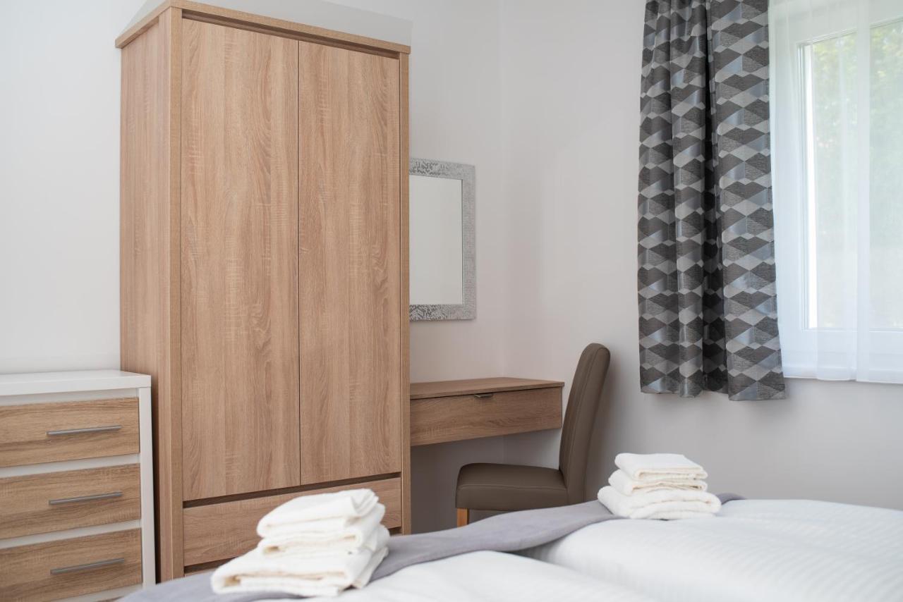 Twins Apartman Heviz Luaran gambar